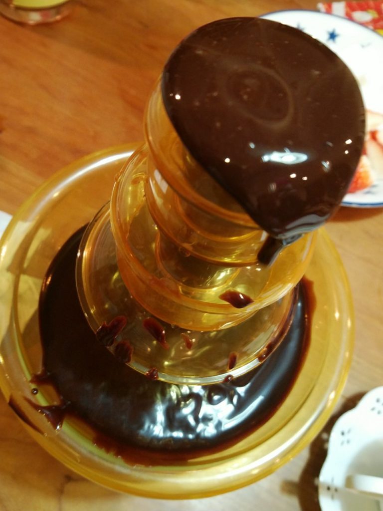 家庭用チョコレートファウンテンのおすすめは 実際に使って気づいた買う時の注意点 出不精一家の生活のあれこれ