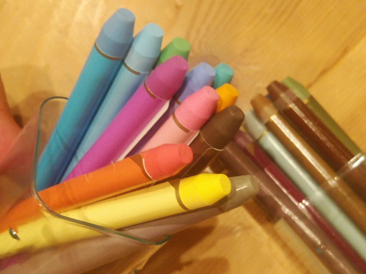 小学１年生の初めて絵の具 水彩スティック 片付けもらくちん きれいで大人もはまりそう 出不精一家の生活のあれこれ